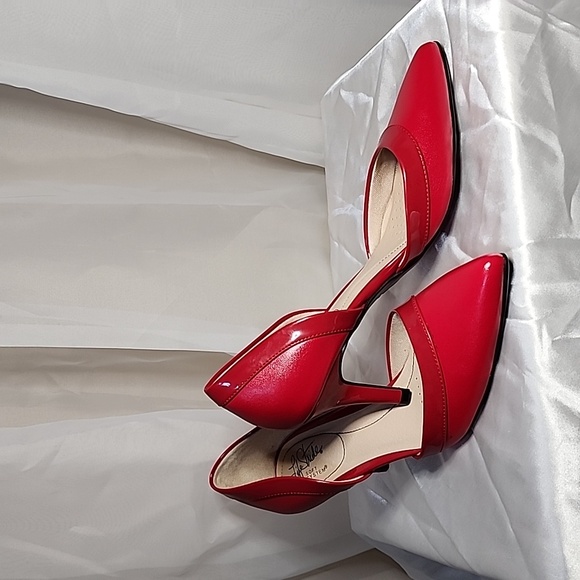 NIB- Lifestride Flex Red Kitten Heel Women's Size 6 1/2 - Picture 5 of 7